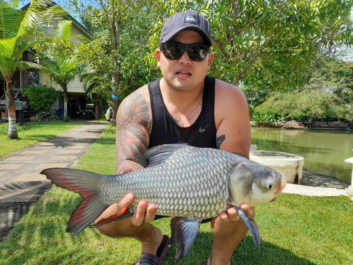 Llamados Fishing Lake San Kamphaeng Exteriör bild